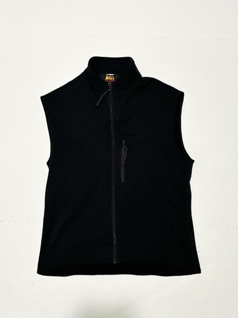 rei vest