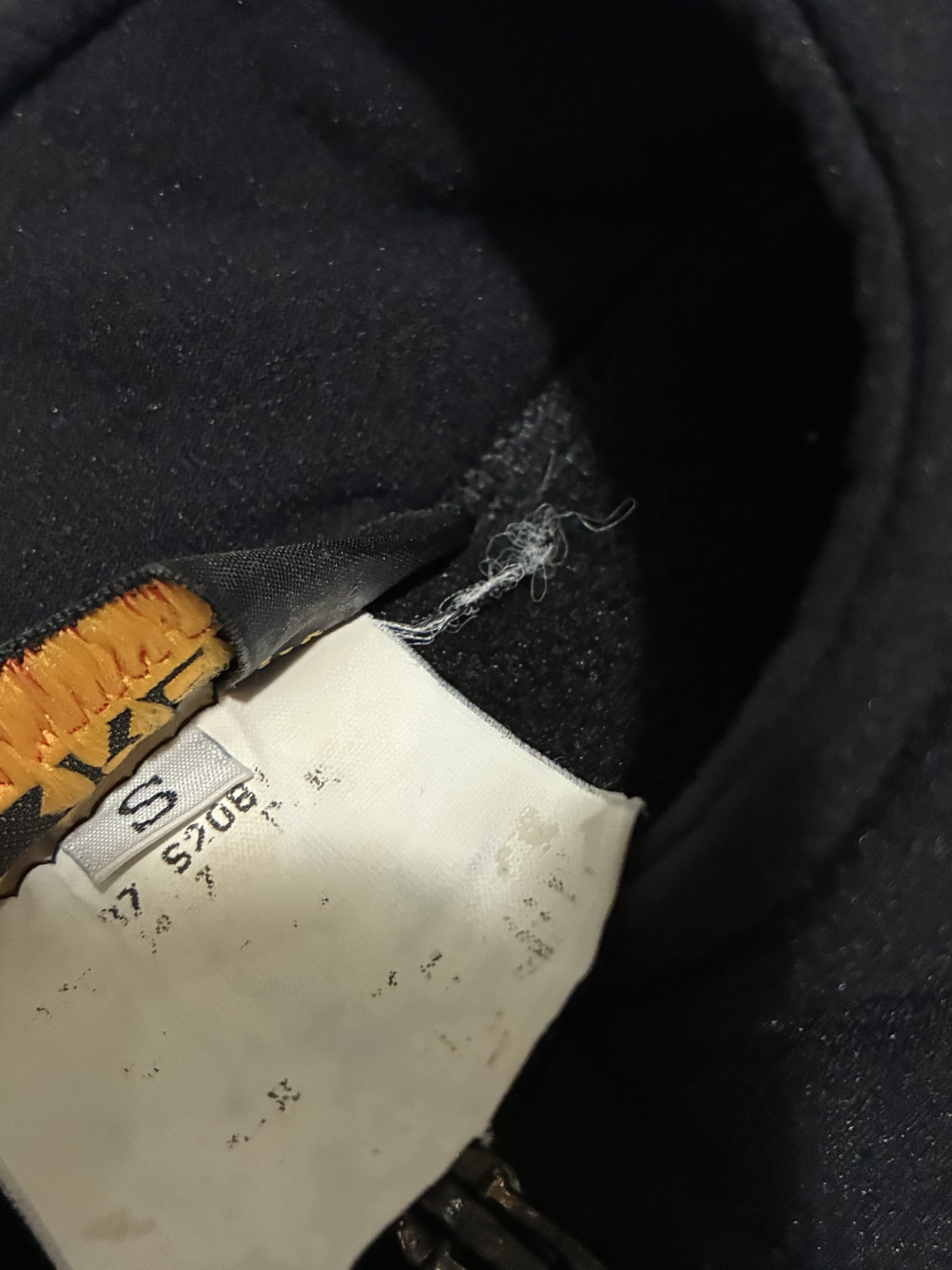 rei vest