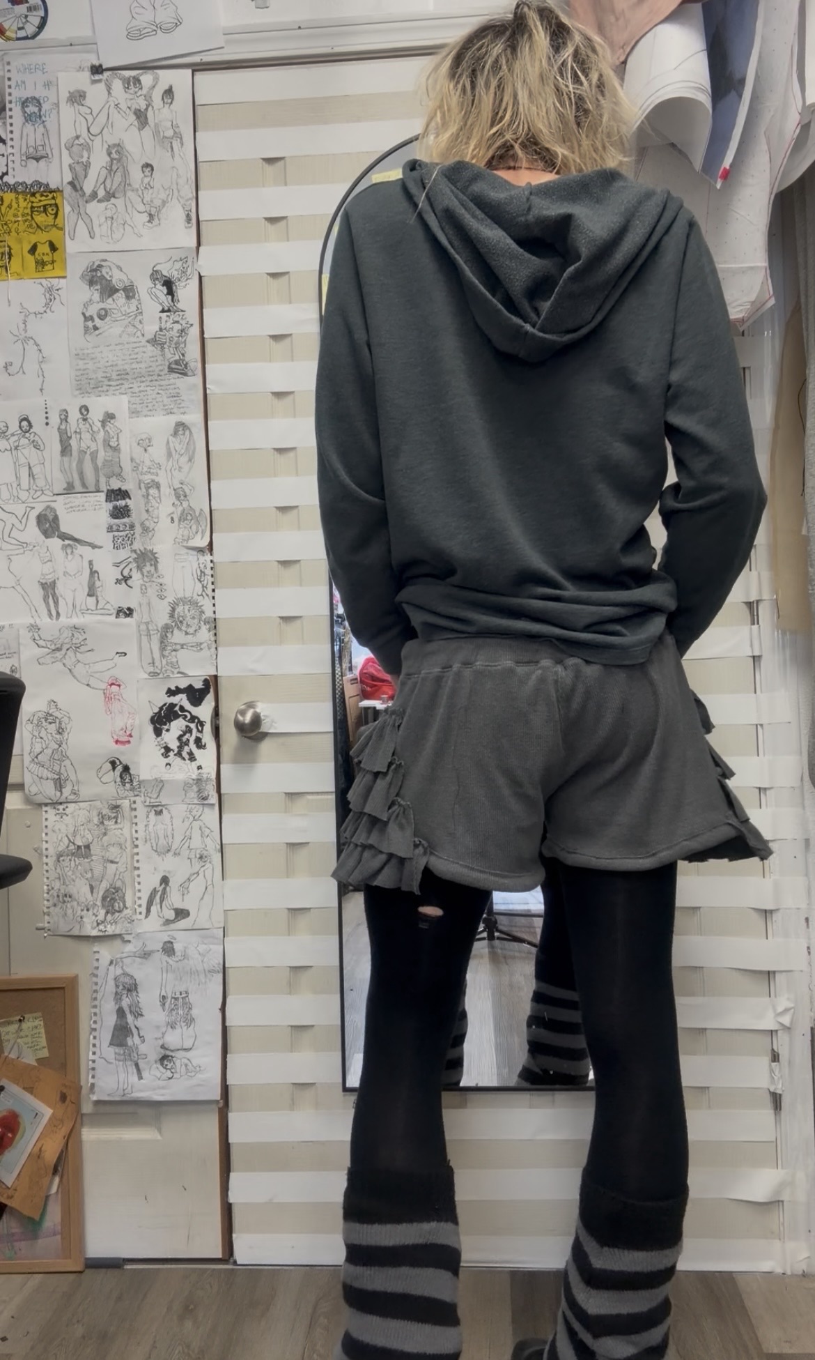 Screenshot androgenous armor
